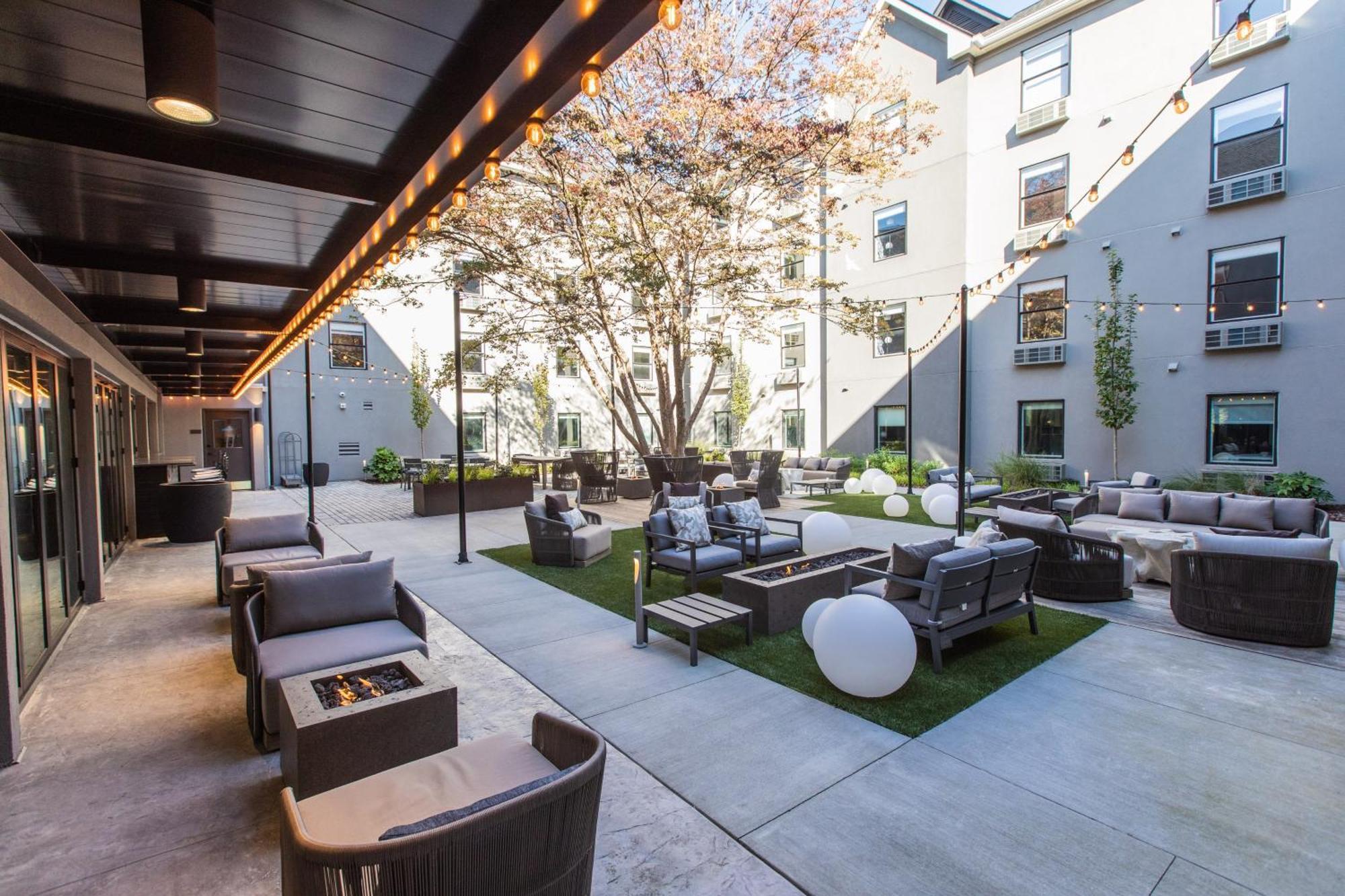 Voco The Darwin - Atlanta Midtown By Ihg Hotel Exterior photo